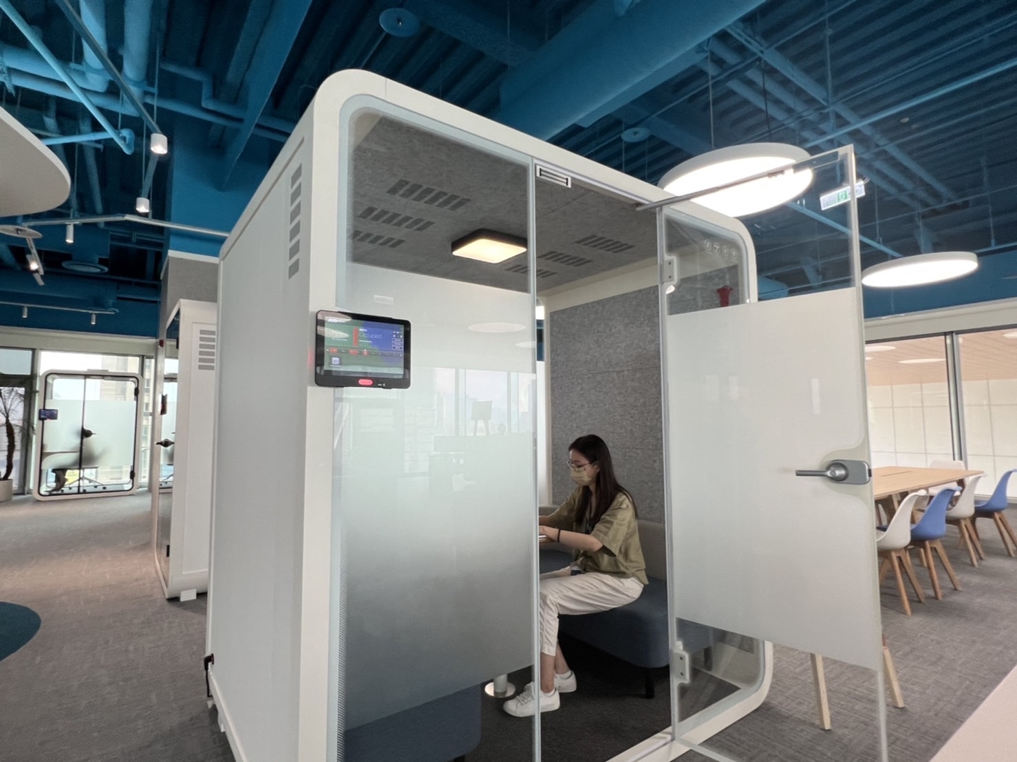 z6mg·人生就是博高雄據點的智慧行動辦公艙，展現z6mg·人生就是博在面板以外的研發應用軟實力